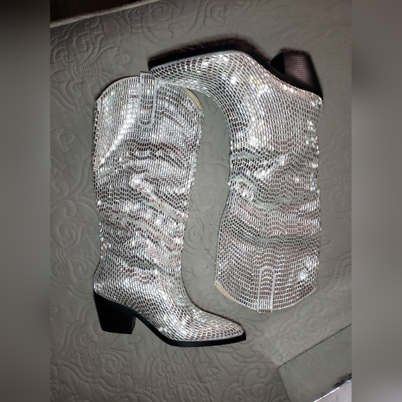 Make a Statement in these  Gorgeous Embellished Boots - Picture 2 of 7